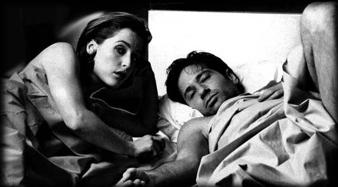 Mulder and Scully between the sheets