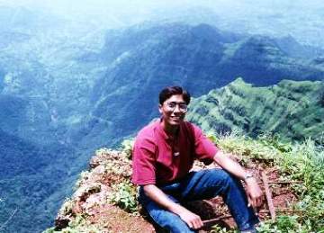 On a cliff in Mahabaleshwar