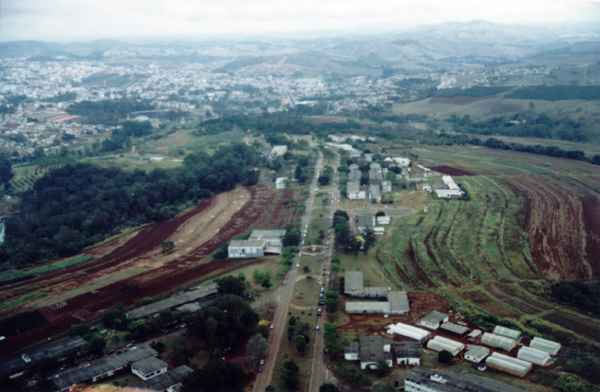 vista parcial da ufla.jpg (23135 bytes)