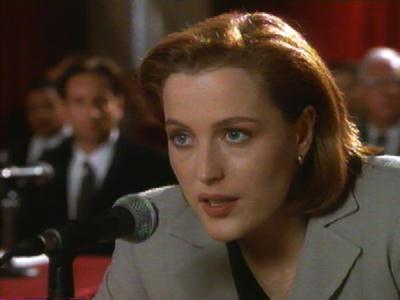 Dana Scully faced the Senate (with Mulder behind~)