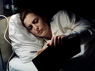 Scully in the hospital in Memento Mori