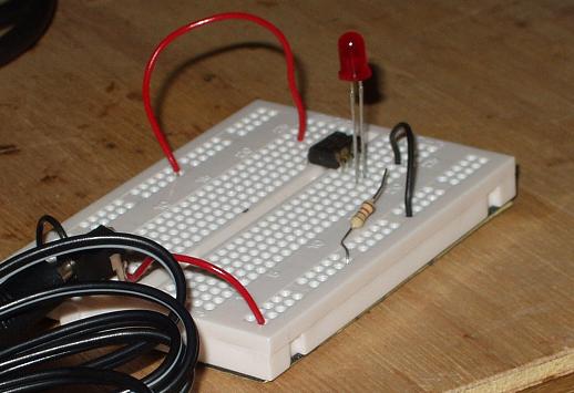 Single LED Flasher breadboard