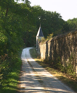 [sentiero con torretta]