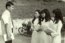 Mai Kim Dinh and students