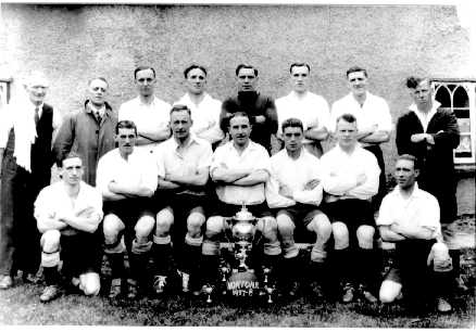 Stonehall Common Football Team 1937 (22Kb)