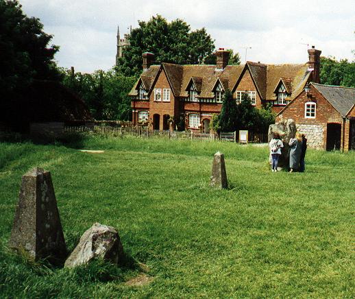 avebury2.jpg (63940 bytes)