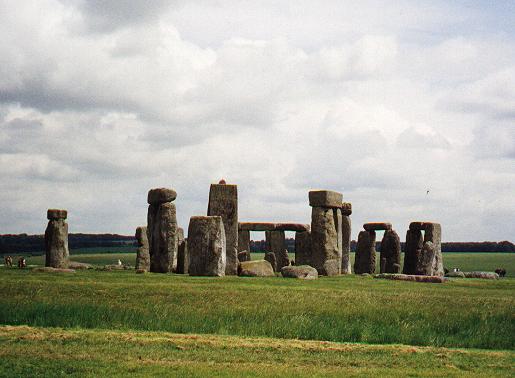 stonehenge.jpg (32727 bytes)