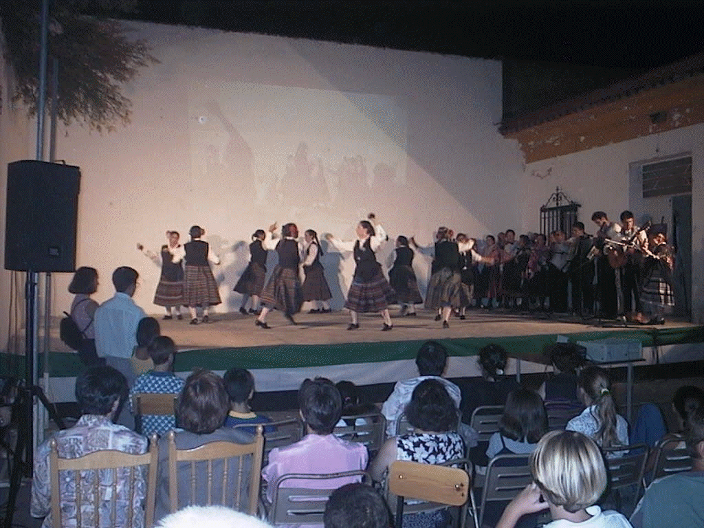 bailes3.gif (449248 bytes)