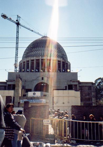 Esta foto la saqu el 25/9/2000. El rayo de luz es un regalo de la Virgen