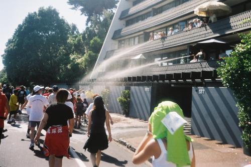 Kohimarama residents cool off runners