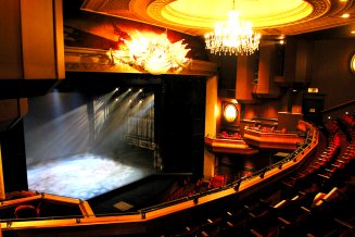 Stratford Avon Theatre Google image from http://www.stratfordfestival.ca/imagegallery/theatres_images/Avon_Interior2.jpg