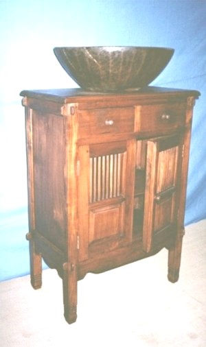 Primitif design of small cabinet