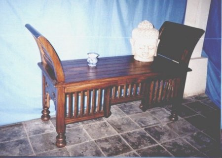 Kartini bench