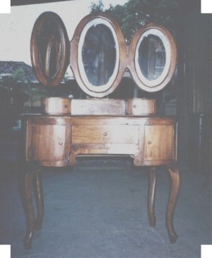 Dressing table 3 mirrors