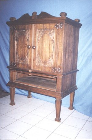 Primitif design of TV cupboard