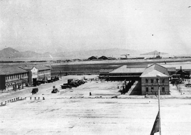 14 Squadron's barracks at Iwakuni, Japan. (44kb)