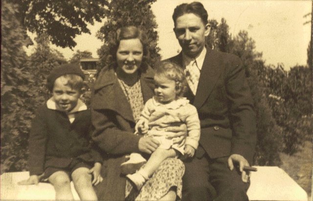 Paul and Theresa Petocz, Paul Jr. and Alice, 1935