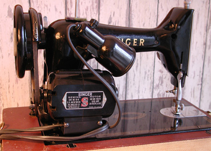 Singer Model 99 Portable Electric Sewing Machine