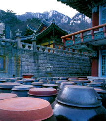 Earthenware pots in a courtyard at Tosan Temple