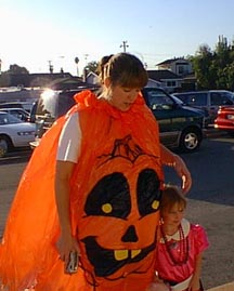 halloweeen pumpkin pam.jpg (15477 bytes)