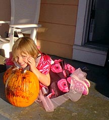 halloween nadia pumpkin.jpg (13955 bytes)