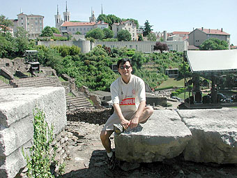 Manuel Lau de visita en Lyon (2005)