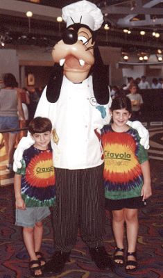 Shira and Yohai with Goofy