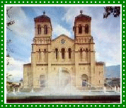 FUENTE PARQUE DE BOLIVAR Y BASILICA METROPOLITANA