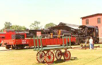 CNJ steam crane and tender.