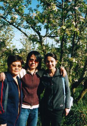 Apple farm. From left: Shu Jing's mum, Shu Jing and me