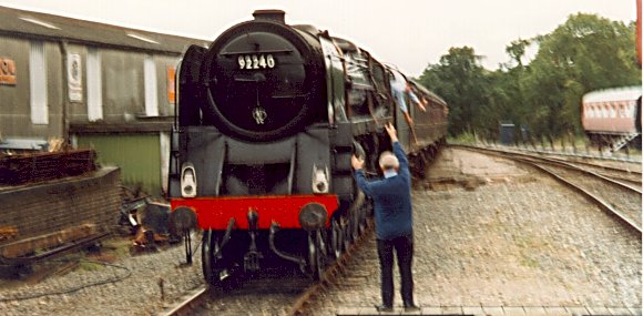 The 9F changing tokens at Horsted Keynes