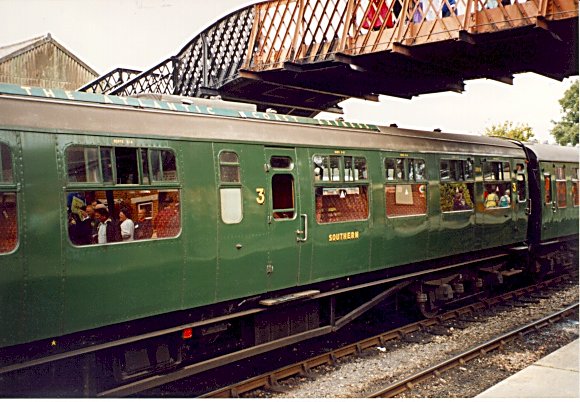 Saloon end of coach 2515 (Set 857) at Sheffield Park