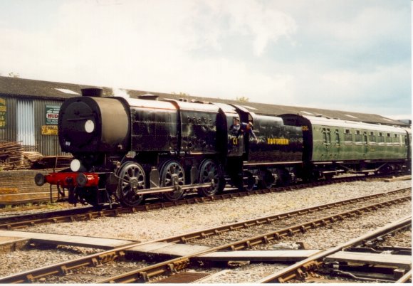 The Q1 about to exchange tokens at Horsted Keynes