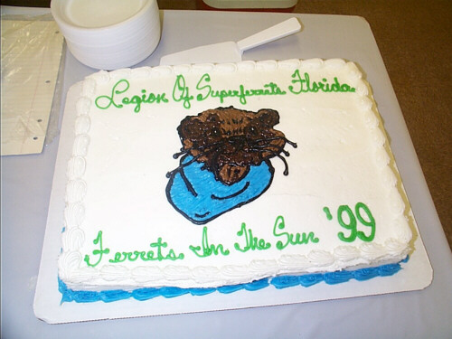 CAKE.JPG (63417 bytes)