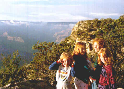 Family looking over the Grand Canyon