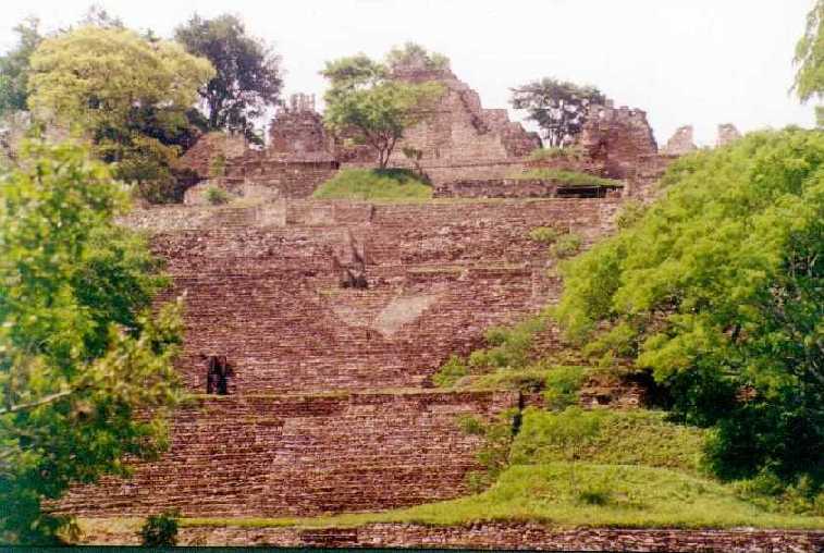 Panormica de la zona arqueolgica de Tonin