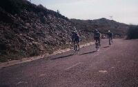 Adelantant a un ciclista