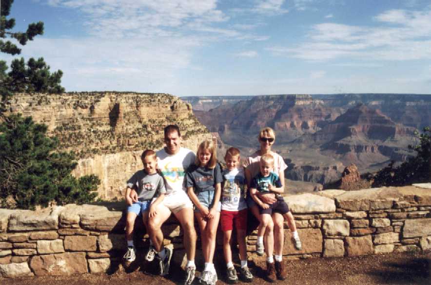 Family Photo at the Grand Canyon (8-Aug-01)