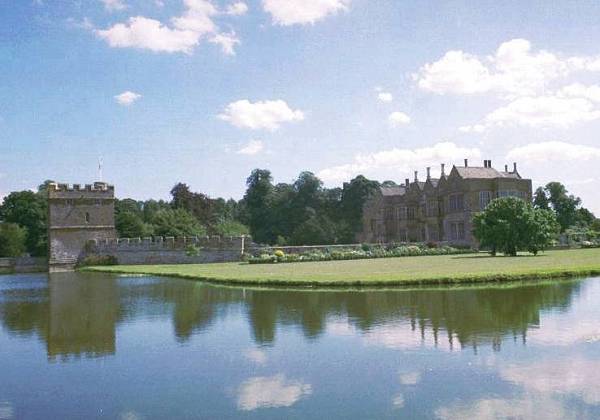 The GateHouse, Broughton Castle