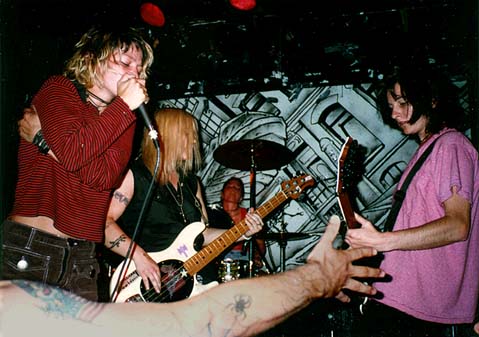 Photo of 7 Year Bitch on the ¡Viva Zapata! tour (1994)