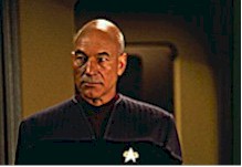 PICARD_STOOD.JPG (12173 bytes)