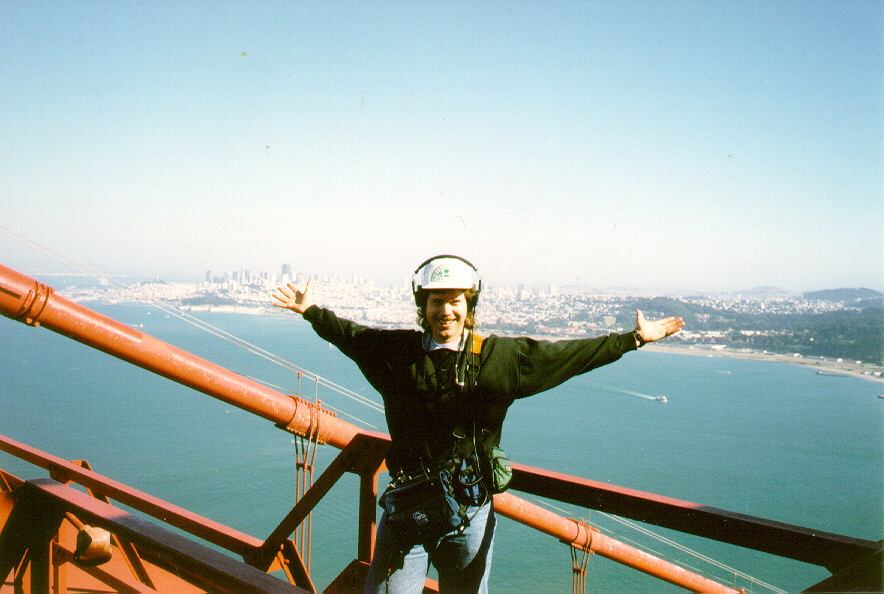  The top of Golden Gate bridge