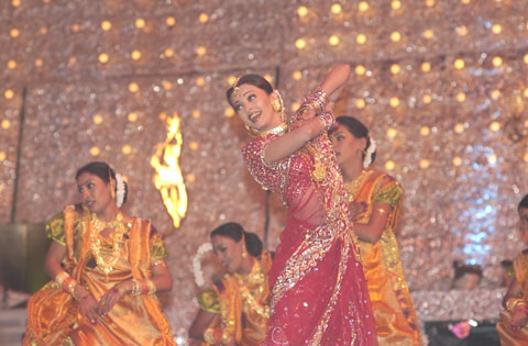 Aiswarya performing during the show