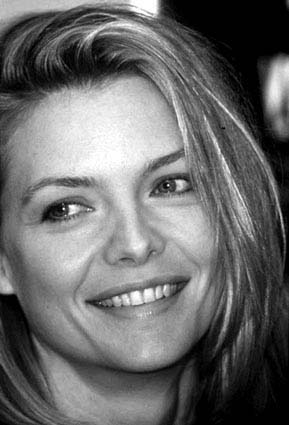 Michelle Pfeiffer.jpg (19700 bytes)