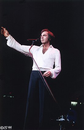 Neil Diamond in Chicago 1982 (c) Cindy Shunko