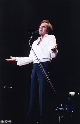 Neil Diamond in Chicago 1982 (c) Cindy Shunko