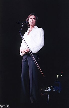 Neil Diamond in Chicago 1982 (c) Cindy Shunko