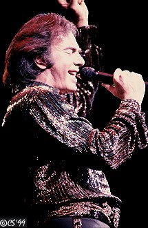 Neil Diamond in Detroit 1983 (c) Cindy Shunko