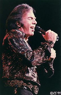 Neil Diamond in Detroit 1983 (c) Cindy Shunko