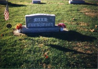 Glendon Orr and Bessie McKelvey Tombstone Picture
Apr. 26, 1897 - Aug. 19, 1985 Oct. 3, 1899 - Dec. 27, 1986